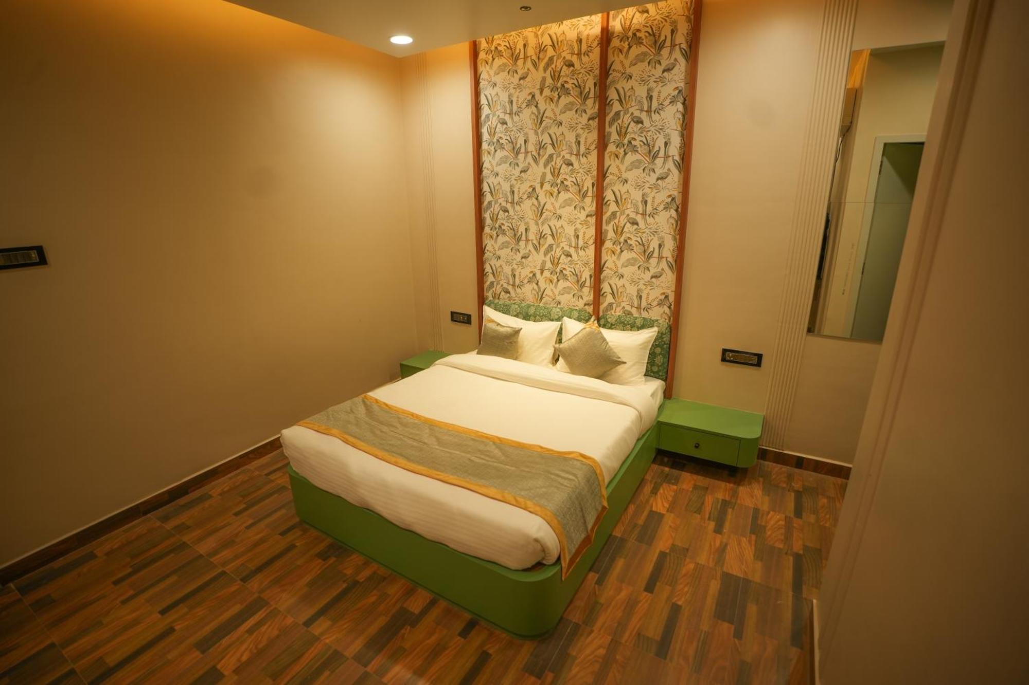 Dashrath Inn Near Ramjanmbhoomi Ayodhya Eksteriør billede