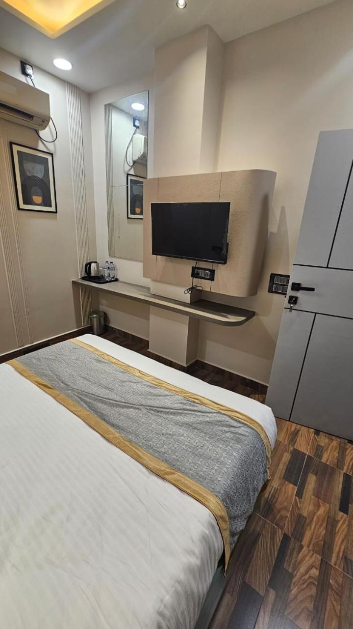 Dashrath Inn Near Ramjanmbhoomi Ayodhya Eksteriør billede